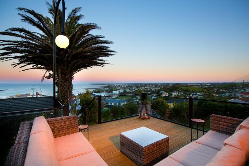 Tivoli Homestay New Plymouth Bagian luar foto